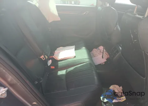 2021 Honda Accord Touring Hybrid z USA, uszkodzony, nr VIN 1HGCV3F90MA021194